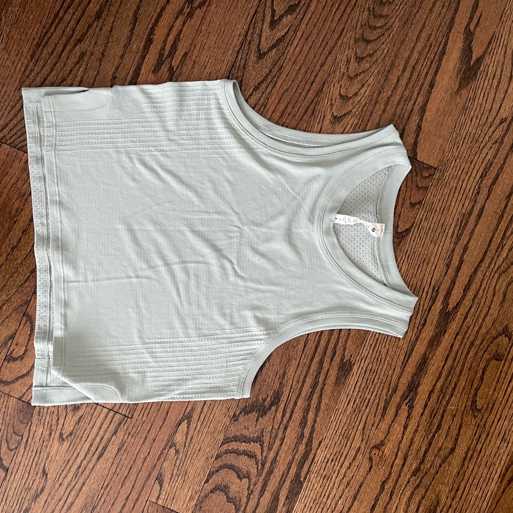 Lululemon Train To Be Tank size 2- Brand New!
